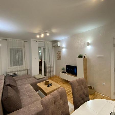 Sleepover - Holiday Base Novi Sad Buitenkant foto