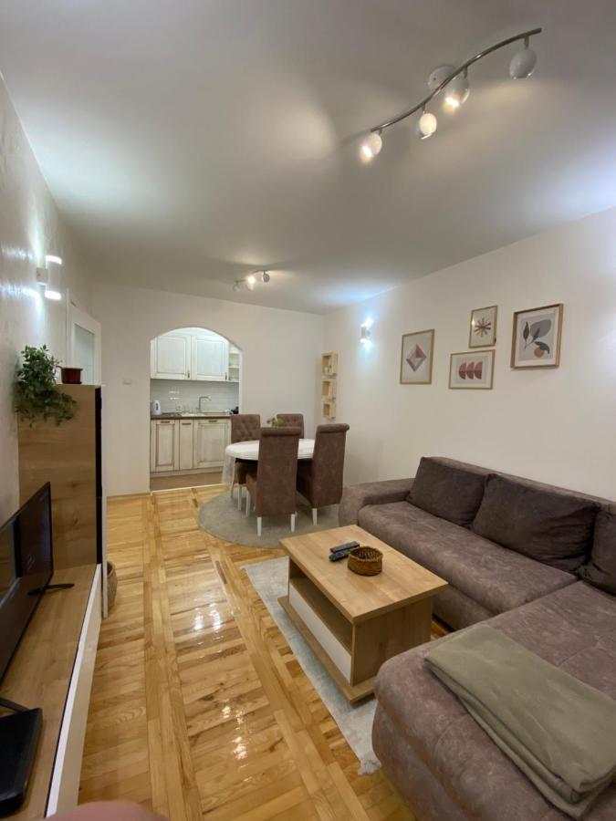 Sleepover - Holiday Base Novi Sad Buitenkant foto